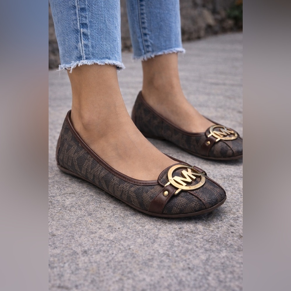Michael Kors Fulton Women’s Size 6.5 Brown Signature Print Moccasin Flats - Picture 2 of 10
